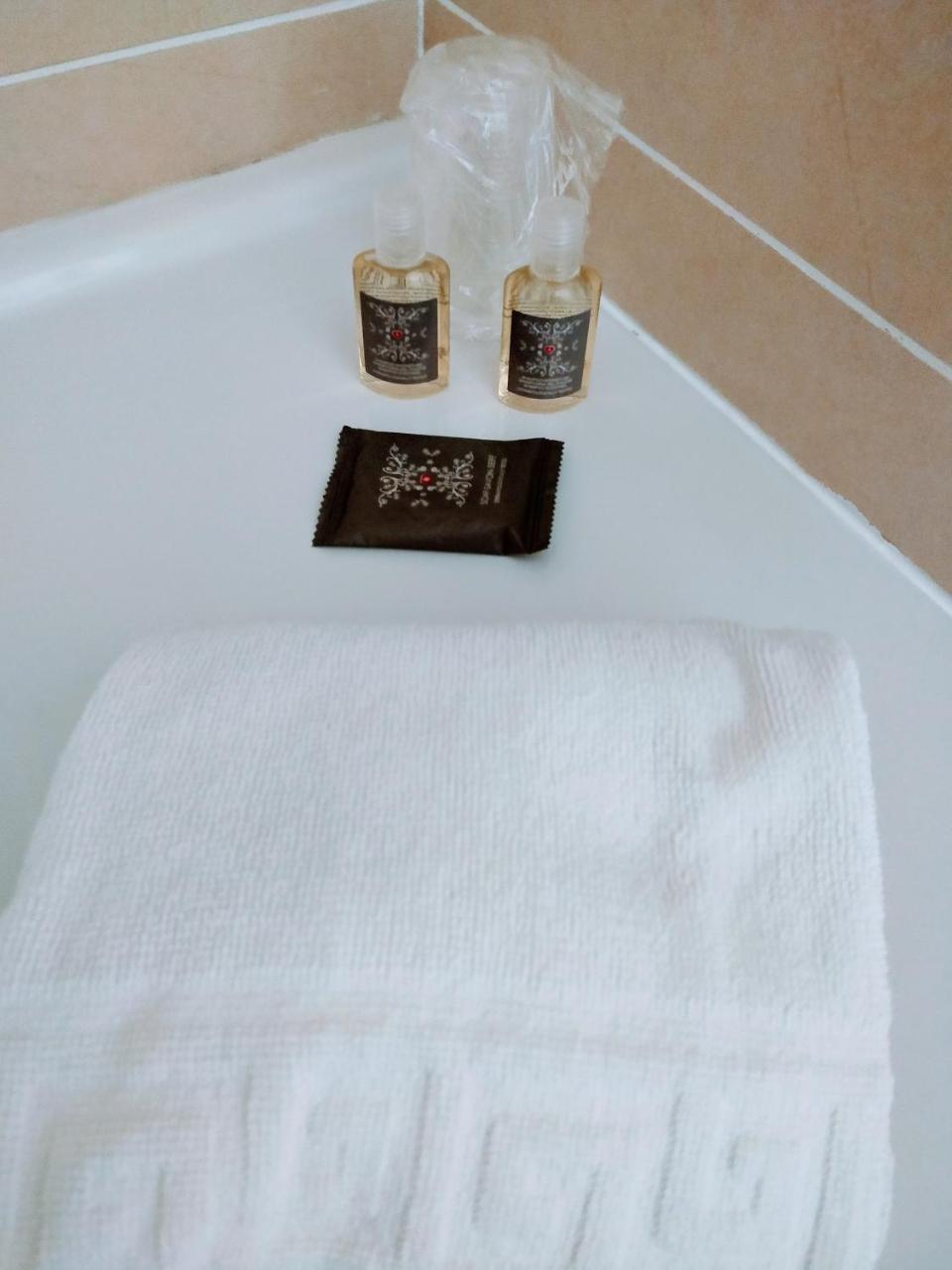 Hotel Fleur De Lys Байьол Екстериор снимка